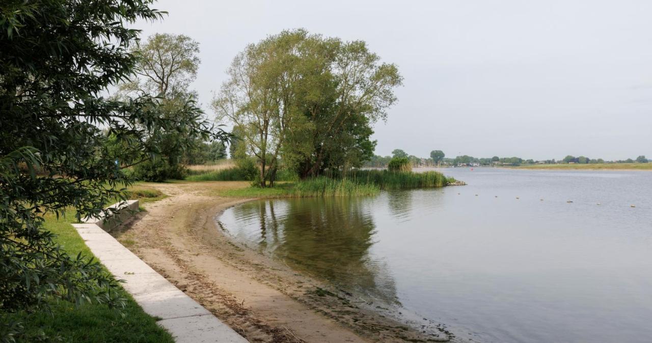 Вилла Mooi Huisje Aan De Maas Andel Экстерьер фото